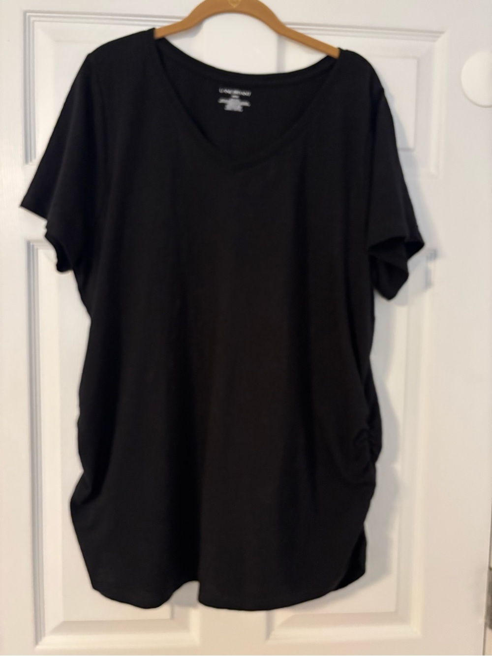 Lane Bryant Short Sleeve V-Neck Ruched Sides Top Black Plus Size 18/20 Women’s